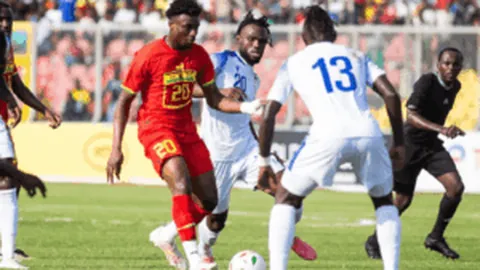 首届中国男子冰球职业联赛总决赛盛大开启，京城深圳同庆首捷