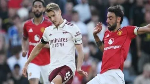 邵佳一首场执教备受瞩目，董路看好青岛沧州较量，赞其备战充分